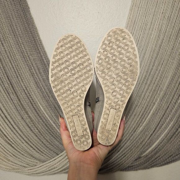 Linea Paolo Anna Perforated Suede Wedges Sz 7.5 - Picture 7 of 8